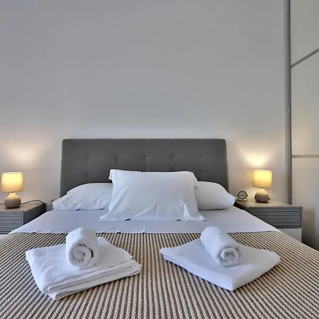 Sternes Panorama Executive With Pool *